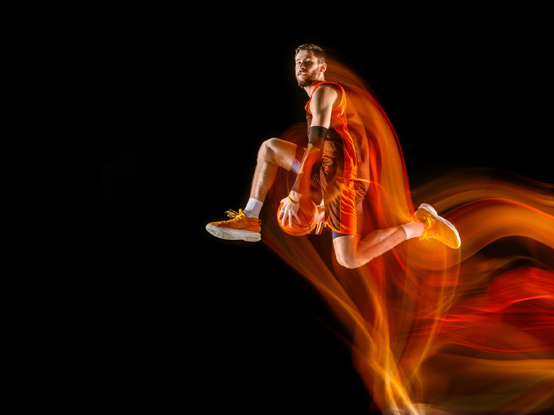 笑死！得知东契奇要送礼物给大家时，湖人球员们兴奋大喊：一人一辆布加迪吗？